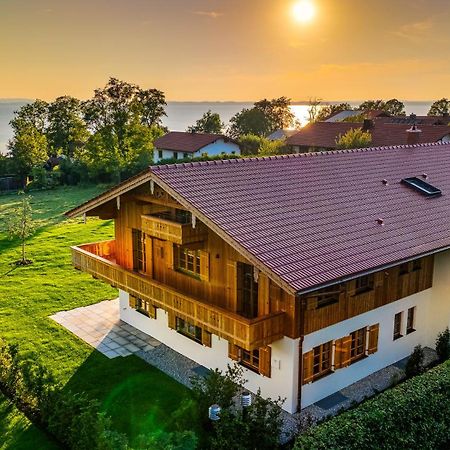 Graf Chiemo Suites - Direkt Am Chiemsee Mit Separatem Seezugang Chieming Kültér fotó