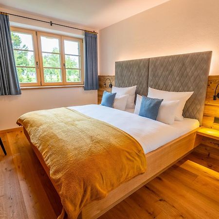 Graf Chiemo Suites - Direkt Am Chiemsee Mit Separatem Seezugang Chieming Kültér fotó