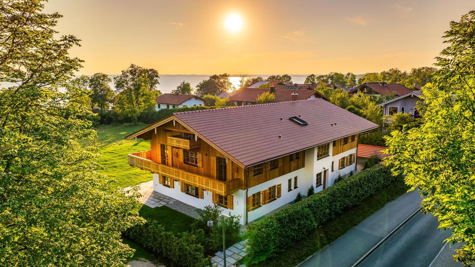 Graf Chiemo Suites - Direkt Am Chiemsee Mit Separatem Seezugang Chieming Kültér fotó