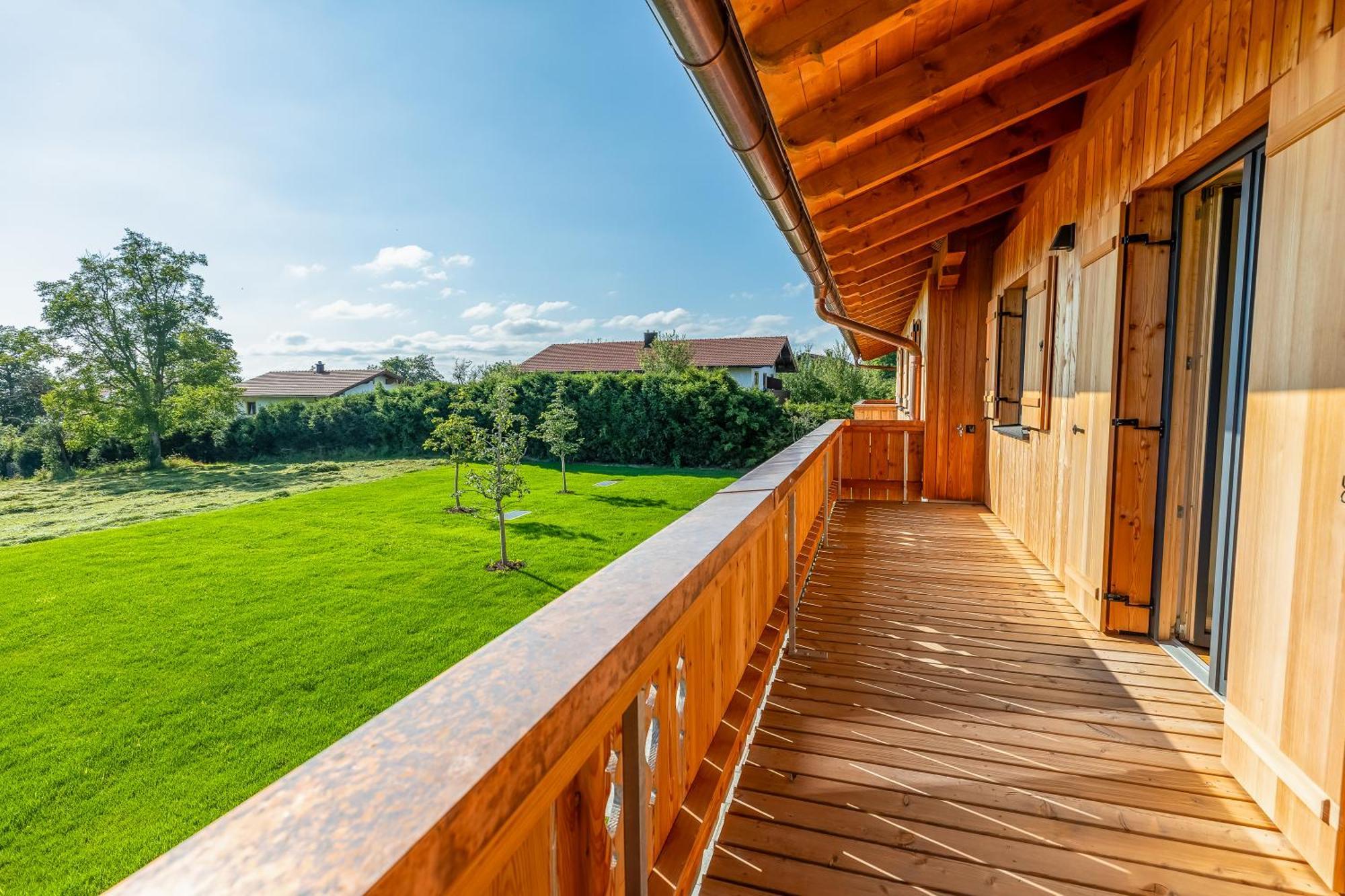 Graf Chiemo Suites - Direkt Am Chiemsee Mit Separatem Seezugang Chieming Kültér fotó