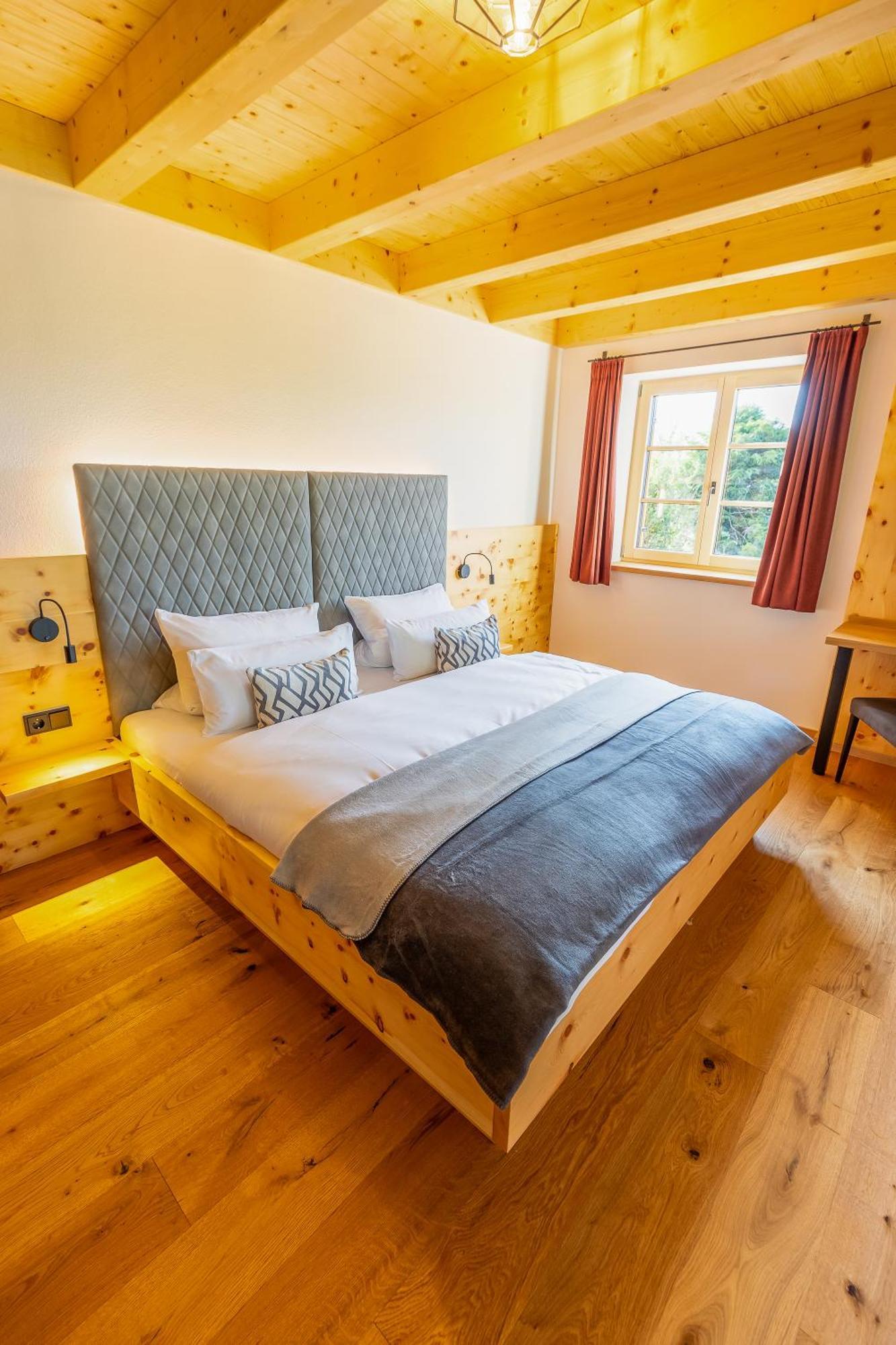 Graf Chiemo Suites - Direkt Am Chiemsee Mit Separatem Seezugang Chieming Kültér fotó