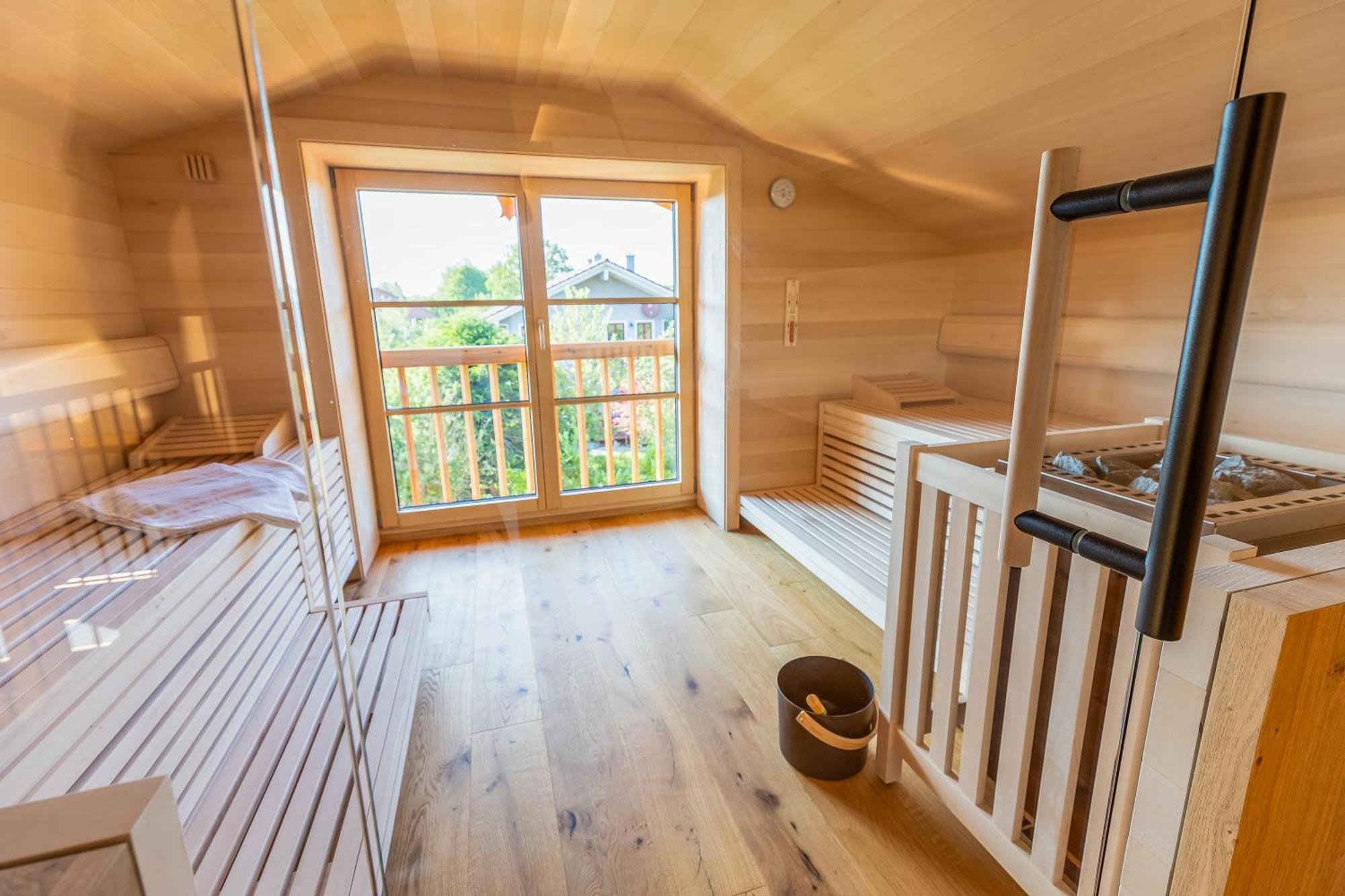 Graf Chiemo Suites - Direkt Am Chiemsee Mit Separatem Seezugang Chieming Kültér fotó