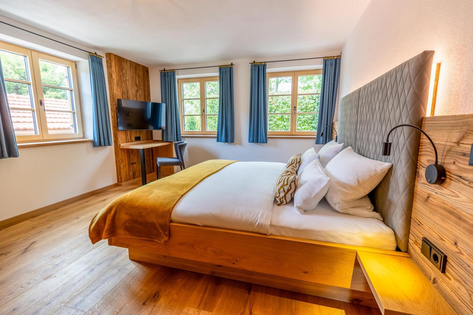 Graf Chiemo Suites - Direkt Am Chiemsee Mit Separatem Seezugang Chieming Kültér fotó