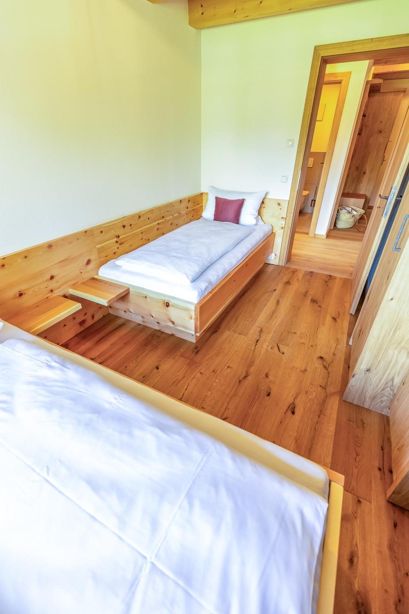Graf Chiemo Suites - Direkt Am Chiemsee Mit Separatem Seezugang Chieming Kültér fotó