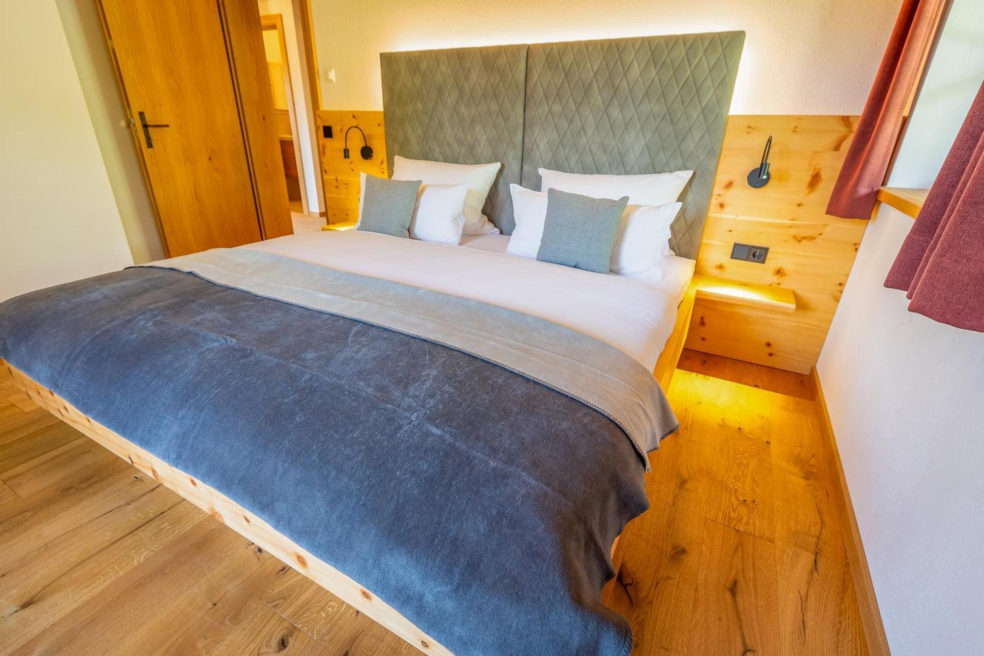 Graf Chiemo Suites - Direkt Am Chiemsee Mit Separatem Seezugang Chieming Kültér fotó