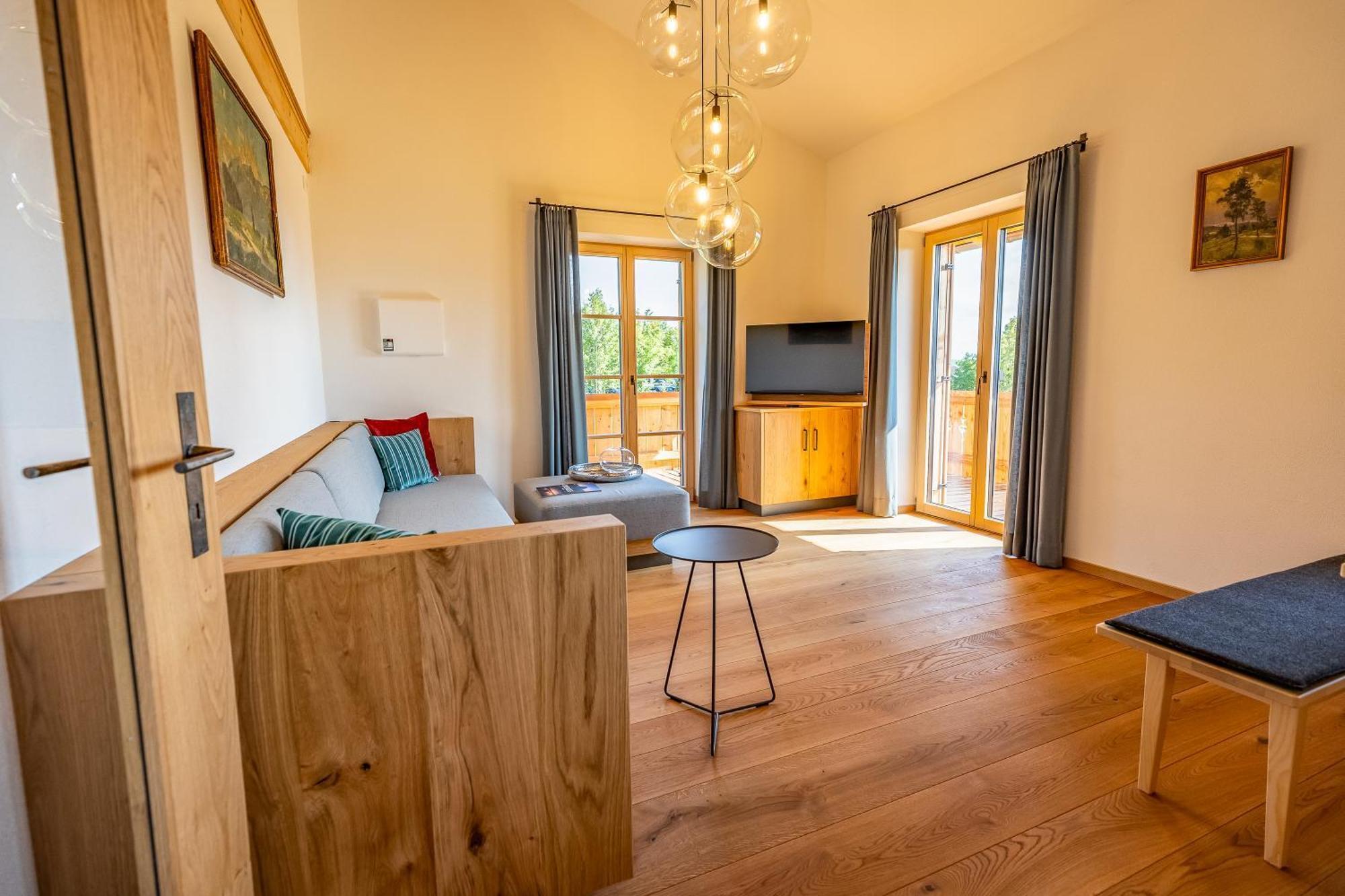 Graf Chiemo Suites - Direkt Am Chiemsee Mit Separatem Seezugang Chieming Kültér fotó