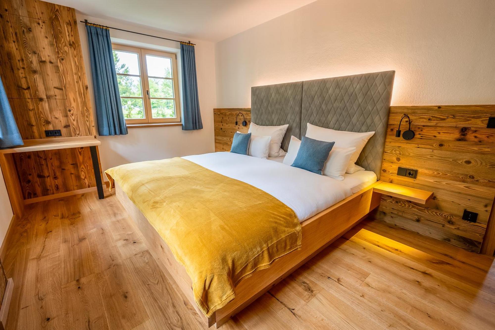 Graf Chiemo Suites - Direkt Am Chiemsee Mit Separatem Seezugang Chieming Kültér fotó