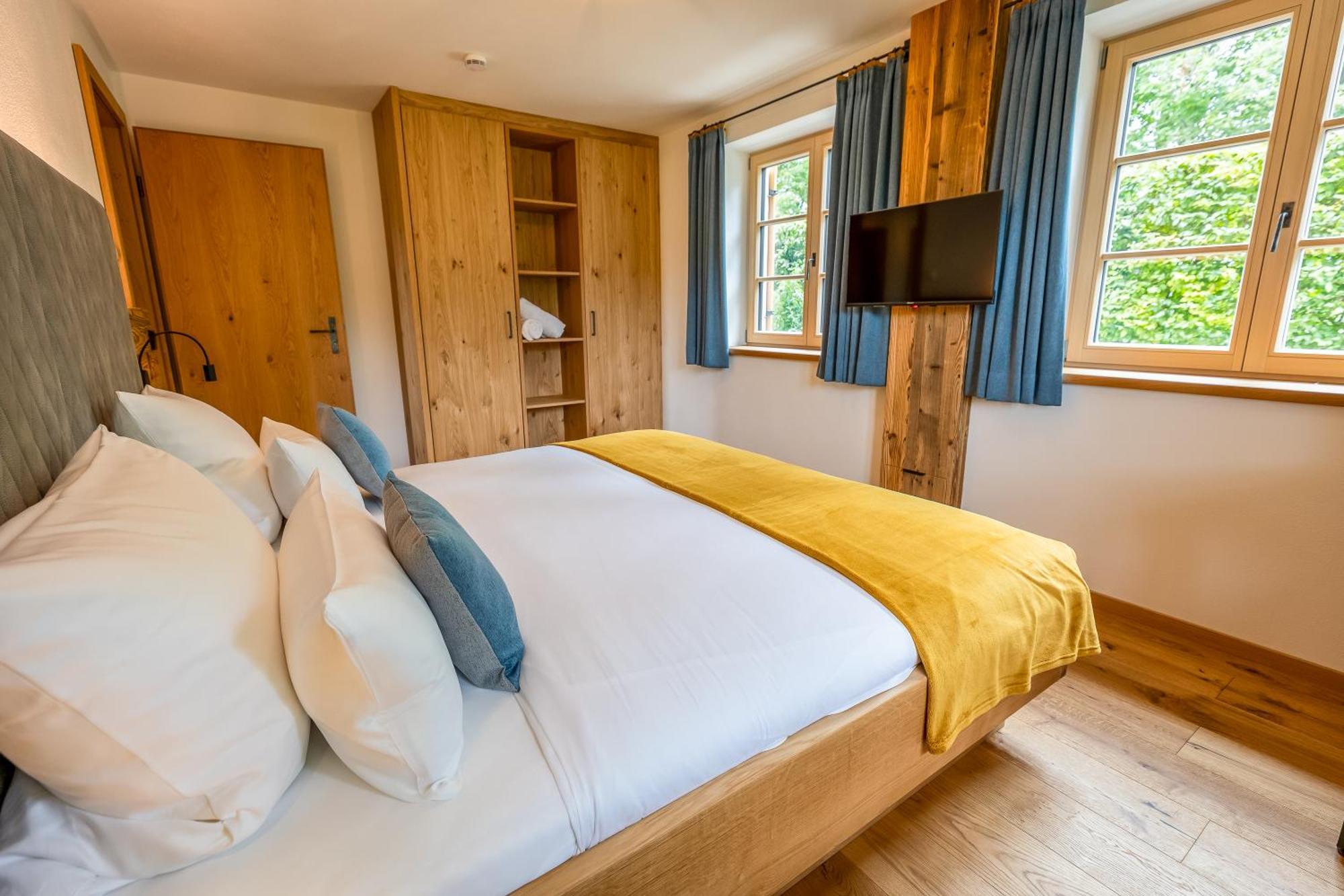 Graf Chiemo Suites - Direkt Am Chiemsee Mit Separatem Seezugang Chieming Kültér fotó